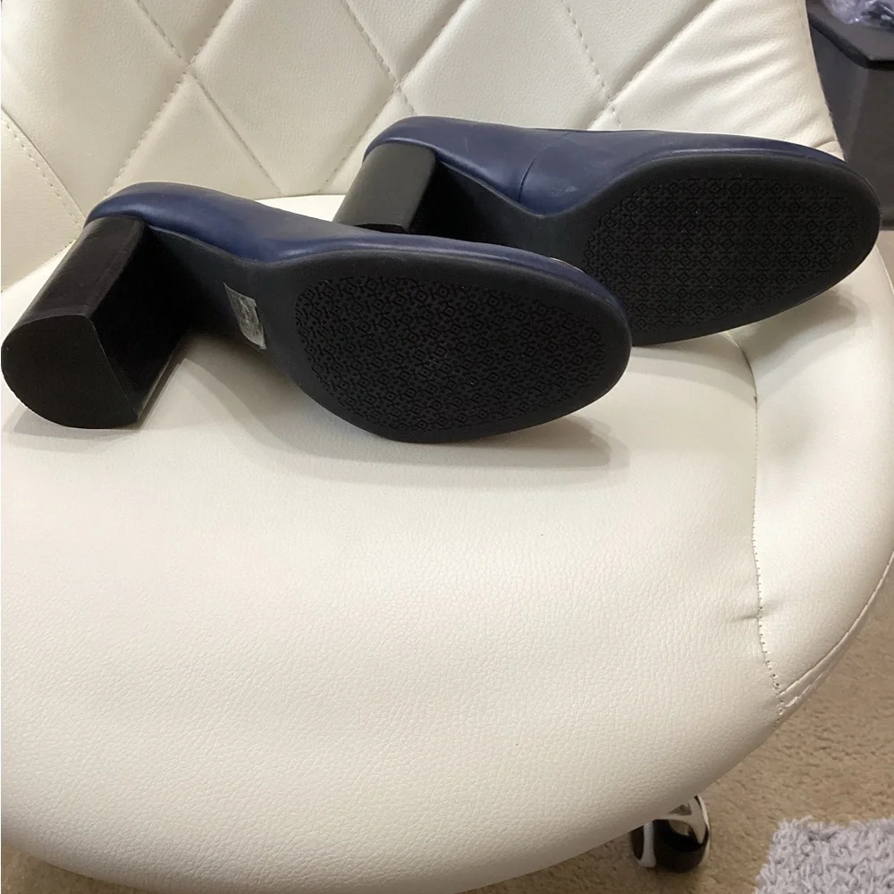 Tory Burch Navy Blue Logo Block Heel Pumps Size 6 - Picture 6 of 7